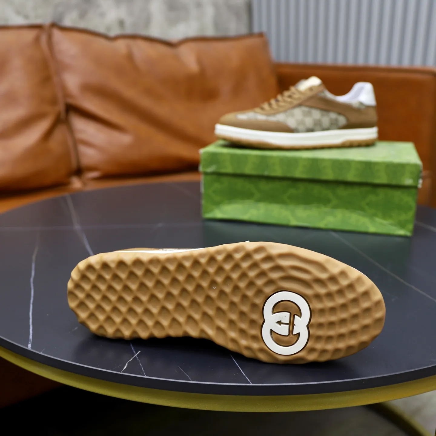 Men's shoes: 440💰🙅‍♂️🙅‍♂️🙅‍♂️ Brand: GUCCI Standard code: 38–44 (45 can be customized) Grade: Same as the official website Material: Original cowhide fabric Comfortable pigskin lining Lightweight wear-resistant outsole Style category: Men's fashionable casual shoes and boots Running sneakers Distinguished luxury brand elements Top luxury Color: actual picture color